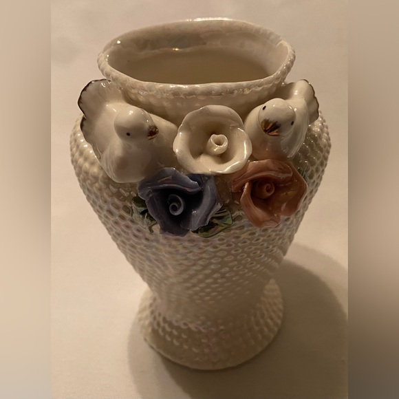 Adorable Vintage Iridescent Bird Hobnail Vase - Picture 7 of 8